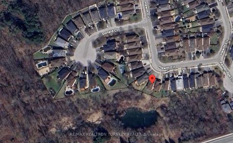 Photo 31 at 423 Hewitt Circle, Summerhill Estates, Newmarket