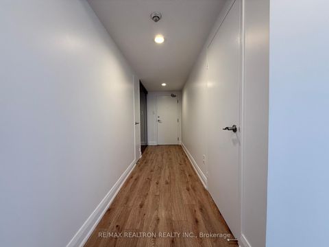 Photo 3 at 1106 - 7601 Bathurst Street, Yorkhill, Vaughan