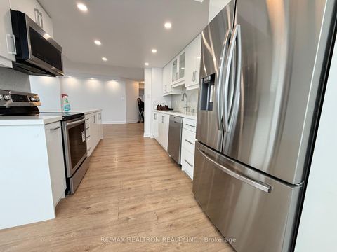 Photo 7 at 1106 - 7601 Bathurst Street, Yorkhill, Vaughan