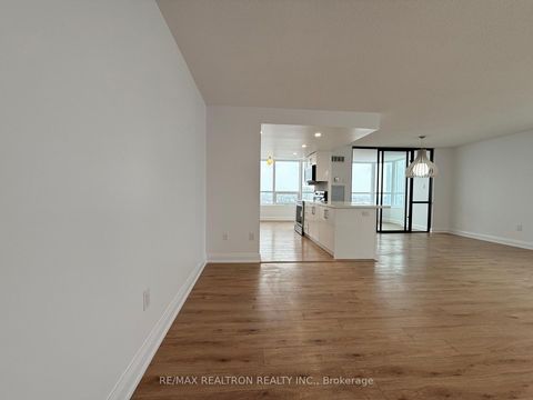 Photo 10 at 1106 - 7601 Bathurst Street, Yorkhill, Vaughan