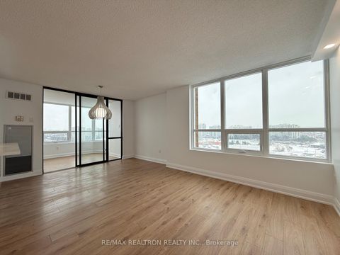 Photo 12 at 1106 - 7601 Bathurst Street, Yorkhill, Vaughan