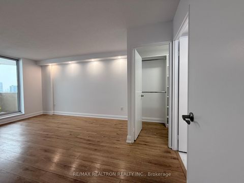 Photo 22 at 1106 - 7601 Bathurst Street, Yorkhill, Vaughan