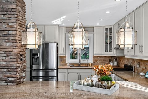 Photo 10 at 136 Birchwood Drive, East Bayfield, Barrie