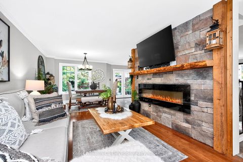 Photo 17 at 136 Birchwood Drive, East Bayfield, Barrie