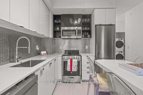 Photo 7 at 10 De Boers, Unit 315 Drive, York University Heights, Toronto