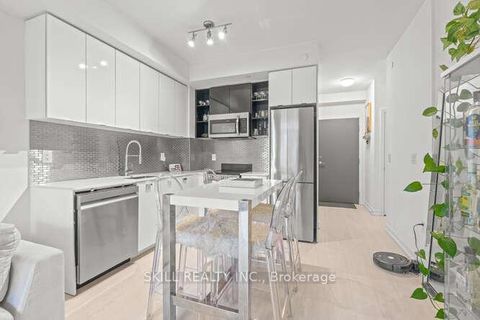 Photo 8 at 10 De Boers, Unit 315 Drive, York University Heights, Toronto