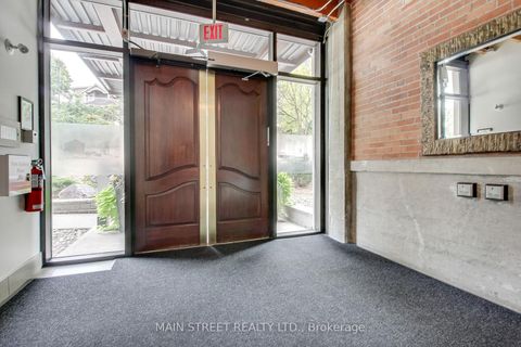 Photo 3 at 310 - 543 Timothy Street W, Central Newmarket, Newmarket