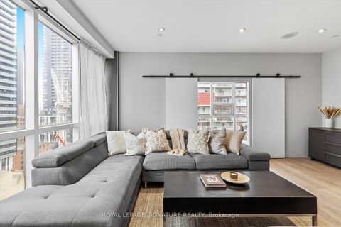 Photo 9 at 1201 - 393 King Street W, Waterfront Communities C1, Toronto