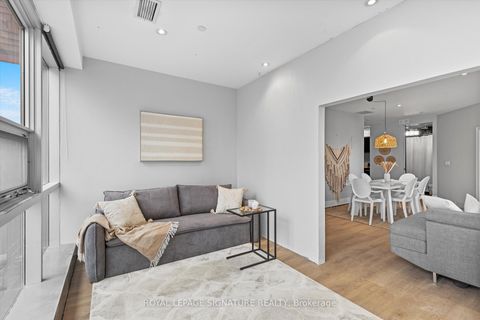 Photo 11 at 1201 - 393 King Street W, Waterfront Communities C1, Toronto