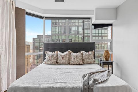 Photo 16 at 1201 - 393 King Street W, Waterfront Communities C1, Toronto