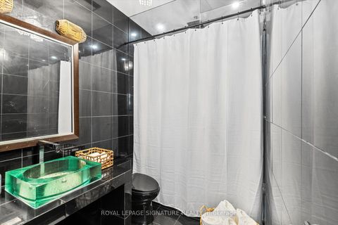 Photo 17 at 1201 - 393 King Street W, Waterfront Communities C1, Toronto