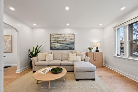 Photo 3 at 54 Thursfield Crescent, Leaside, Toronto