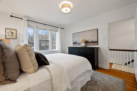 Photo 15 at 54 Thursfield Crescent, Leaside, Toronto