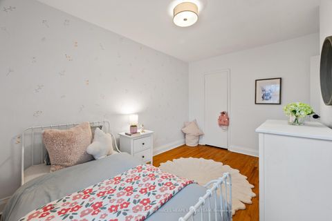 Photo 18 at 54 Thursfield Crescent, Leaside, Toronto