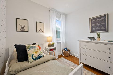 Photo 20 at 54 Thursfield Crescent, Leaside, Toronto