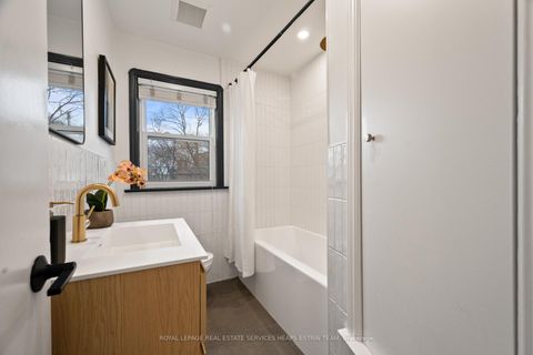 Photo 21 at 54 Thursfield Crescent, Leaside, Toronto