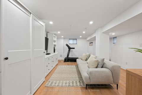 Photo 23 at 54 Thursfield Crescent, Leaside, Toronto