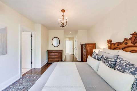 Photo 18 at 275 Fairlawn Avenue, Lawrence Park North, Toronto