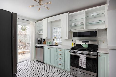 Photo 9 at 238 River Street, South St. James Town, Toronto