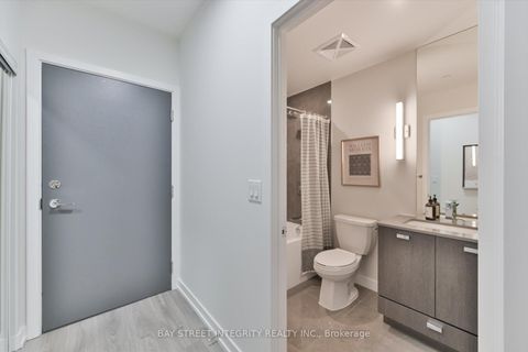 Photo 5 at 909 - 10 De Boers Drive, York University Heights, Toronto