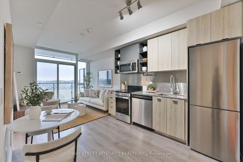 Photo 8 at 909 - 10 De Boers Drive, York University Heights, Toronto