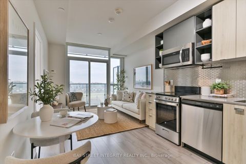 Photo 12 at 909 - 10 De Boers Drive, York University Heights, Toronto