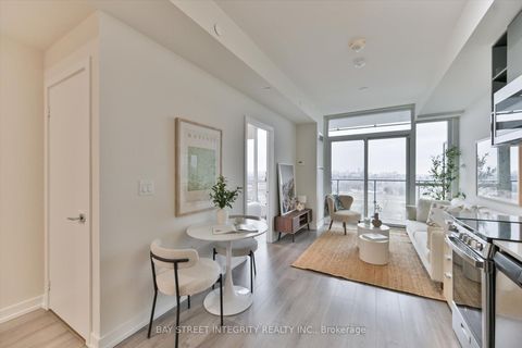 Photo 13 at 909 - 10 De Boers Drive, York University Heights, Toronto