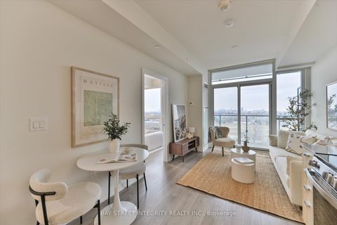 Photo 14 at 909 - 10 De Boers Drive, York University Heights, Toronto