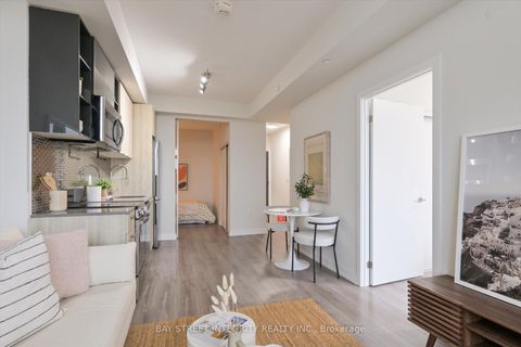 Photo 16 at 909 - 10 De Boers Drive, York University Heights, Toronto