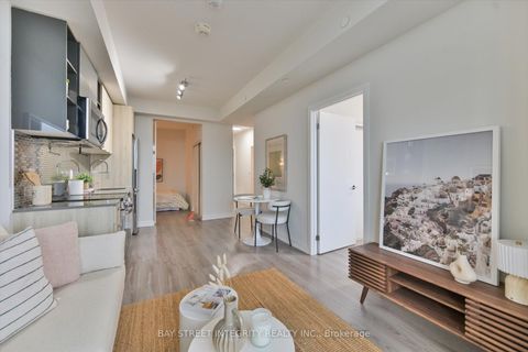 Photo 18 at 909 - 10 De Boers Drive, York University Heights, Toronto