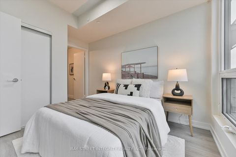 Photo 21 at 909 - 10 De Boers Drive, York University Heights, Toronto