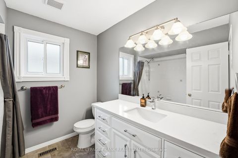 Photo 20 at 63 Farncomb Crescent, Bowmanville, Clarington