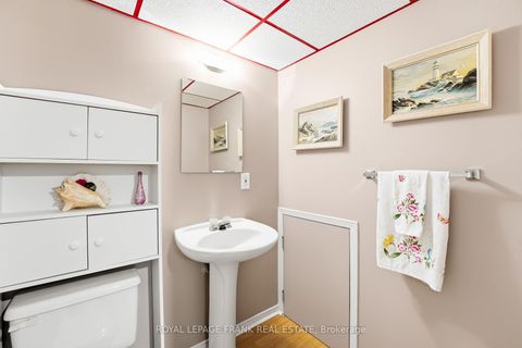 Photo 25 at 63 Farncomb Crescent, Bowmanville, Clarington