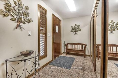 Photo 1 at 17 Yongehurst Road, North Richvale, Richmond Hill