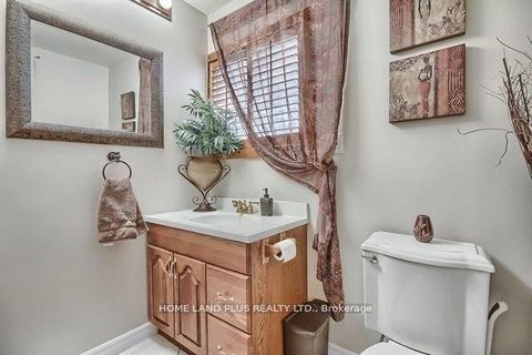 Photo 11 at 17 Yongehurst Road, North Richvale, Richmond Hill