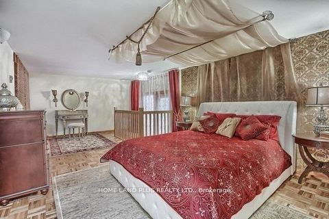 Photo 12 at 17 Yongehurst Road, North Richvale, Richmond Hill