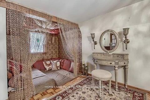 Photo 13 at 17 Yongehurst Road, North Richvale, Richmond Hill