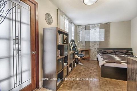 Photo 15 at 17 Yongehurst Road, North Richvale, Richmond Hill