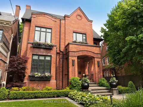 Photo 2 at 176 Balmoral Avenue, Casa Loma, Toronto