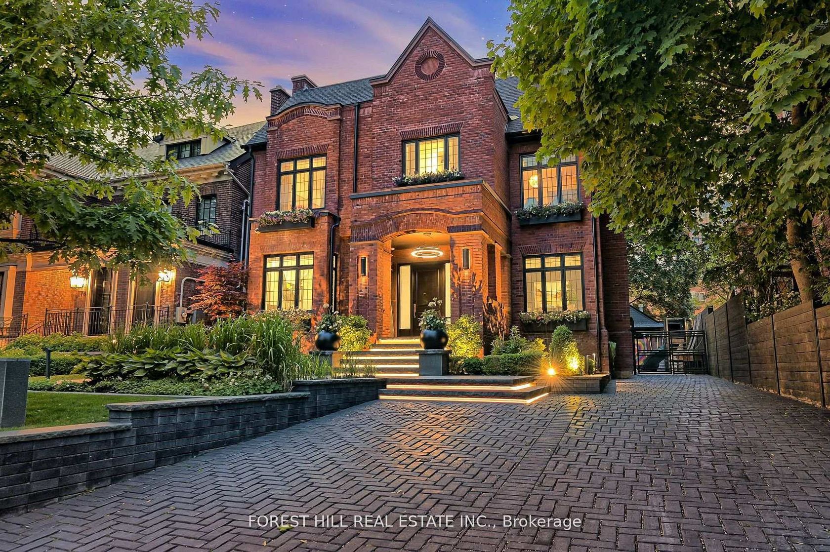 176 Balmoral Avenue, Casa Loma, Toronto by Loree Meneguzzi Real Estate 176 Balmoral Avenue, Casa Loma, Toronto