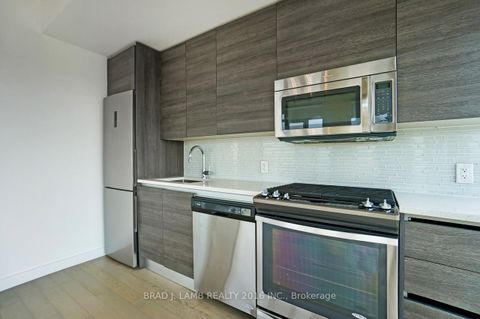 Photo 3 at 1609 - 111 Bathurst Street, Waterfront Communities C1, Toronto