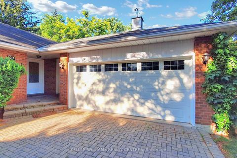 Photo 6 at 27 Hawthorne Lane, Aurora Village, Aurora