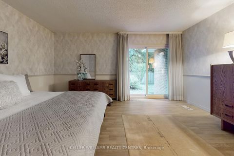 Photo 18 at 27 Hawthorne Lane, Aurora Village, Aurora