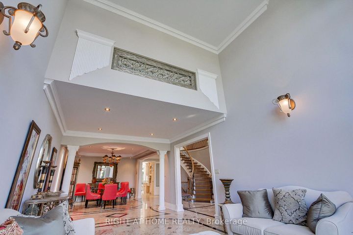 Photo 7 at 185 King High Drive, Beverley Glen, Vaughan