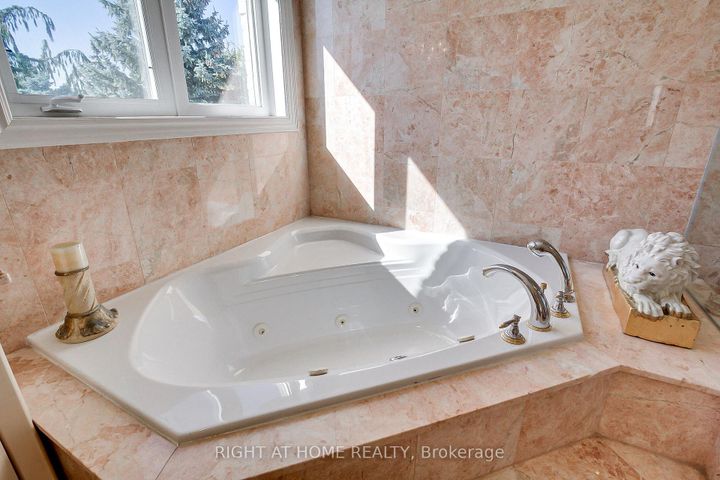 Photo 26 at 185 King High Drive, Beverley Glen, Vaughan