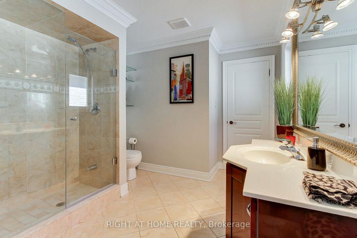 Photo 31 at 185 King High Drive, Beverley Glen, Vaughan