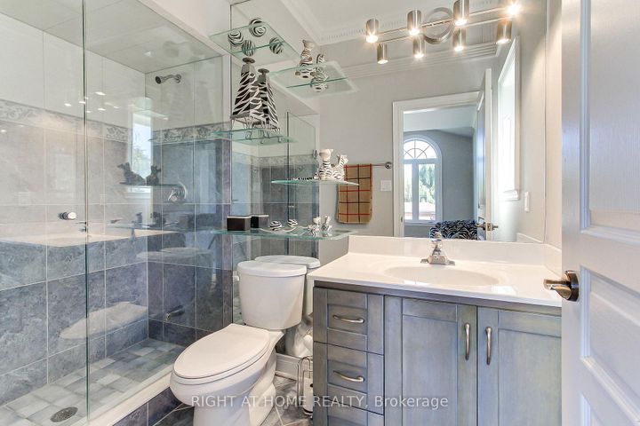 Photo 34 at 185 King High Drive, Beverley Glen, Vaughan