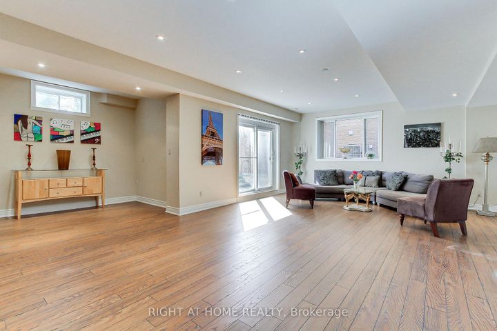 Photo 41 at 185 King High Drive, Beverley Glen, Vaughan