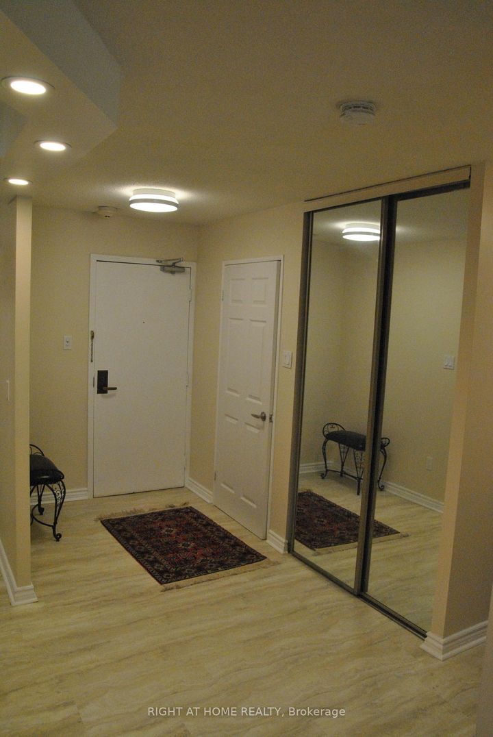 Photo 5 at 607 - 45 Carlton Street, Yonge Corridor, Toronto