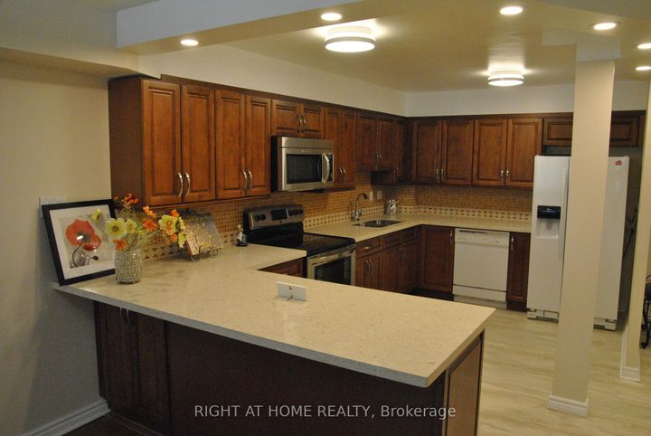 Photo 8 at 607 - 45 Carlton Street, Yonge Corridor, Toronto